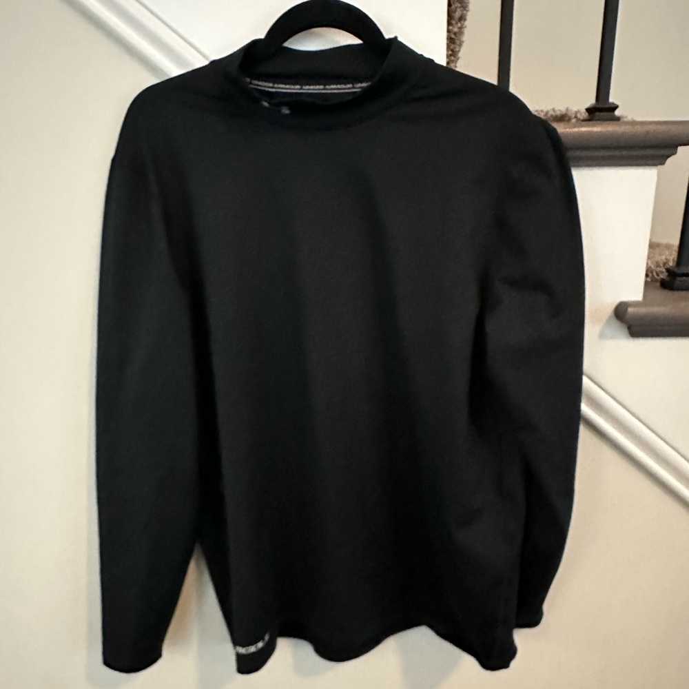 Under Armor long sleeve shirt